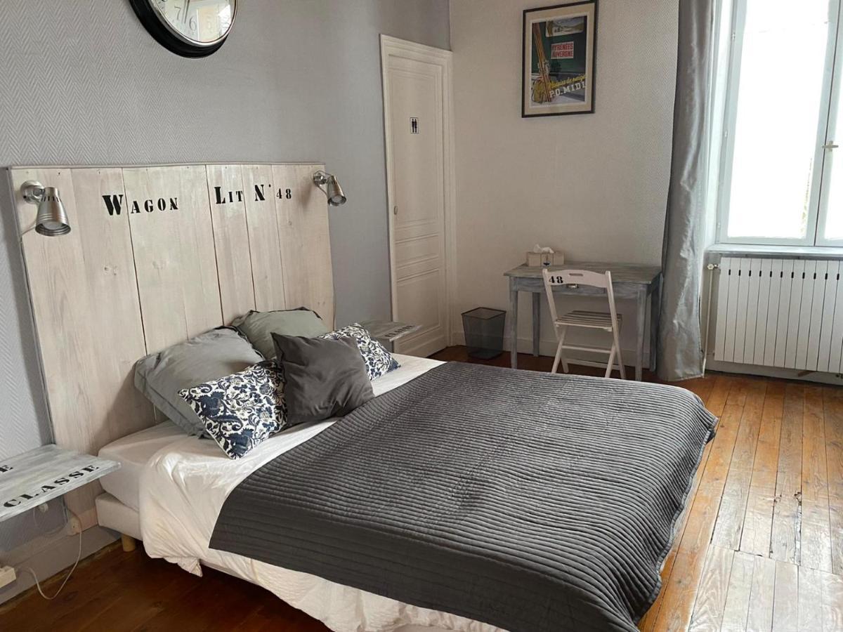 La Gare Bed & Breakfast Gondrin ภายนอก รูปภาพ