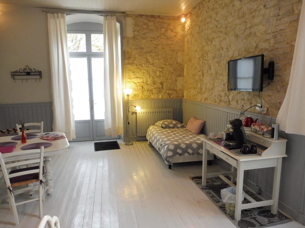La Gare Bed & Breakfast Gondrin ภายนอก รูปภาพ