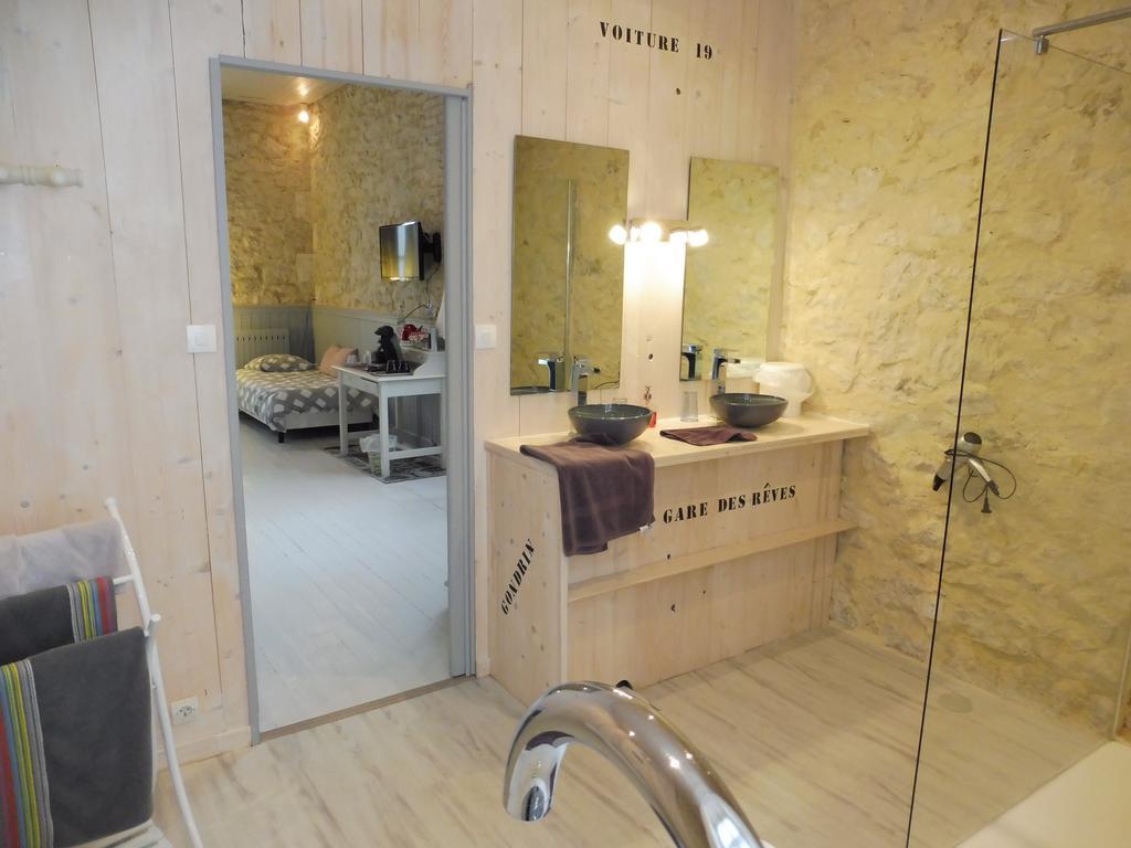 La Gare Bed & Breakfast Gondrin ภายนอก รูปภาพ